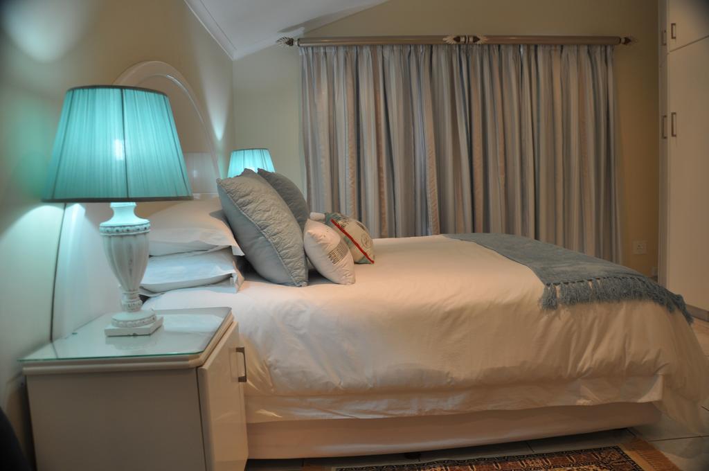 King Palm Self-Catering Suite ダーバン エクステリア 写真
